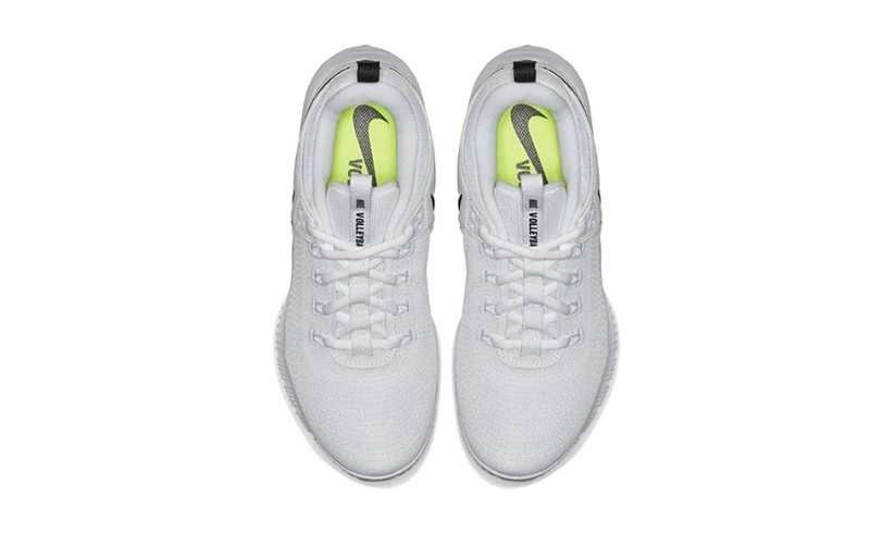 Top view of Nike Women's Zoom HyperAce 2 Volleyball Shoes. Image credit: Amazon