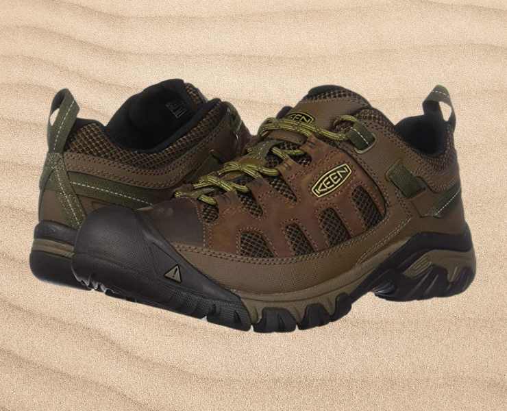 Side view of KEEN Men's Targhee Vent Shoe on the sand