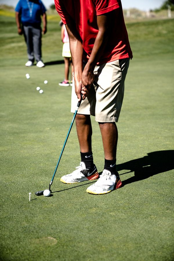 Are You a Golfer with Wide Feet? Read Below on How to Choose the Best Golf Shoes